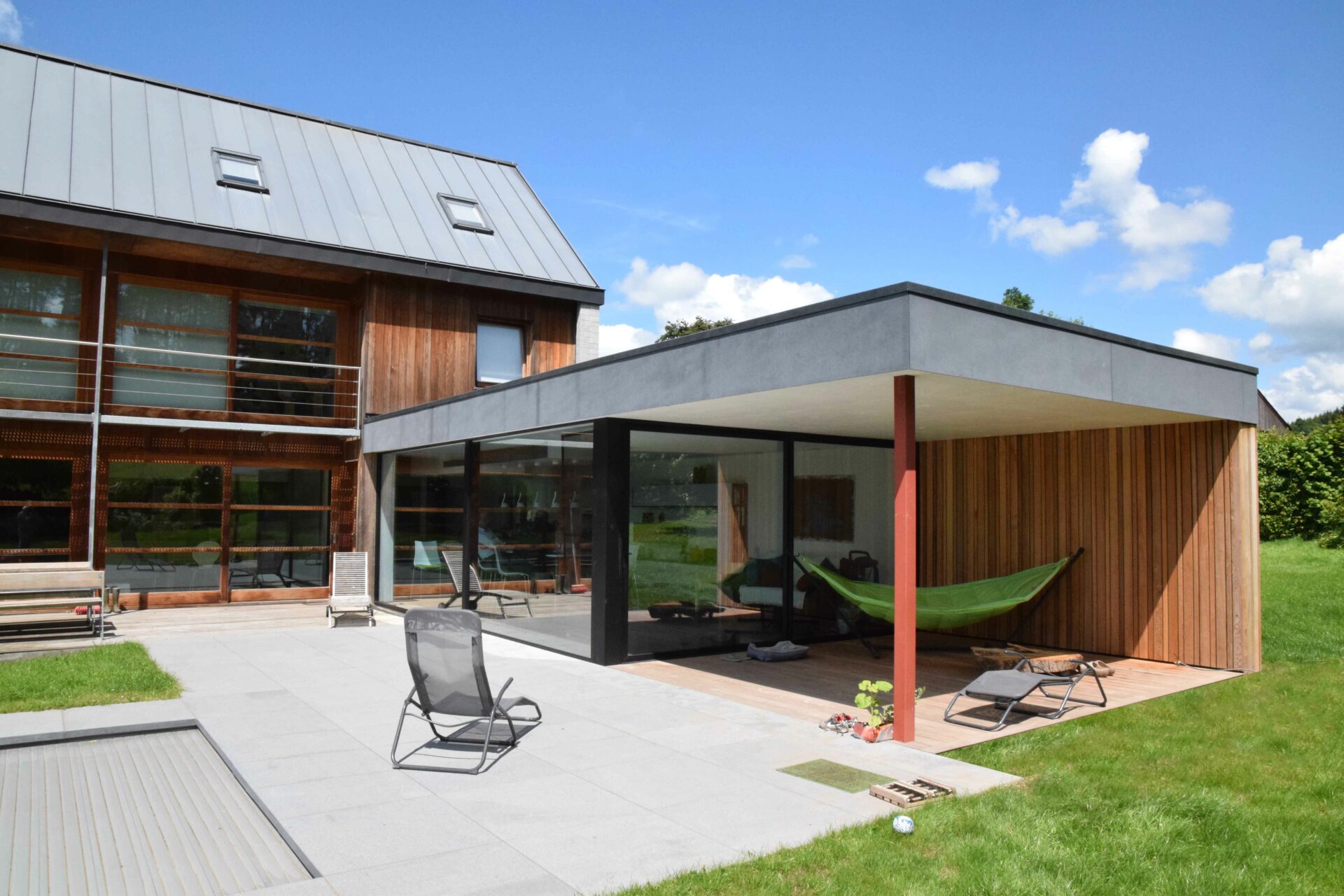Conrad veranda annexe zinc et bois pose aléatoire largeur differente